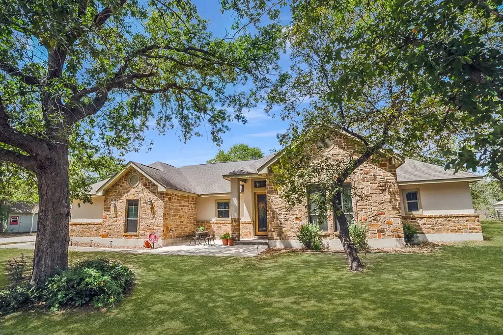 205 Sendera Crossing, La Vernia