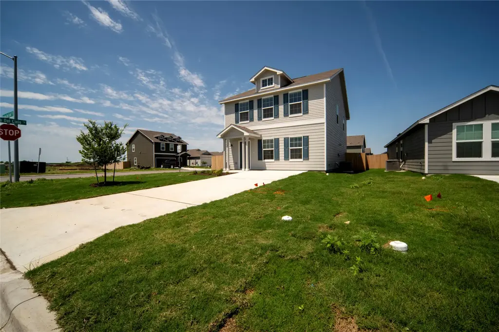 301 Rancho Del Cielo Loop, Jarrell