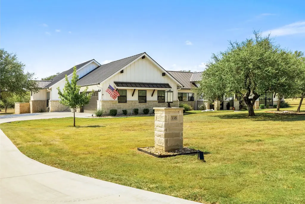 338 Morning Dew Drive, Round Mountain