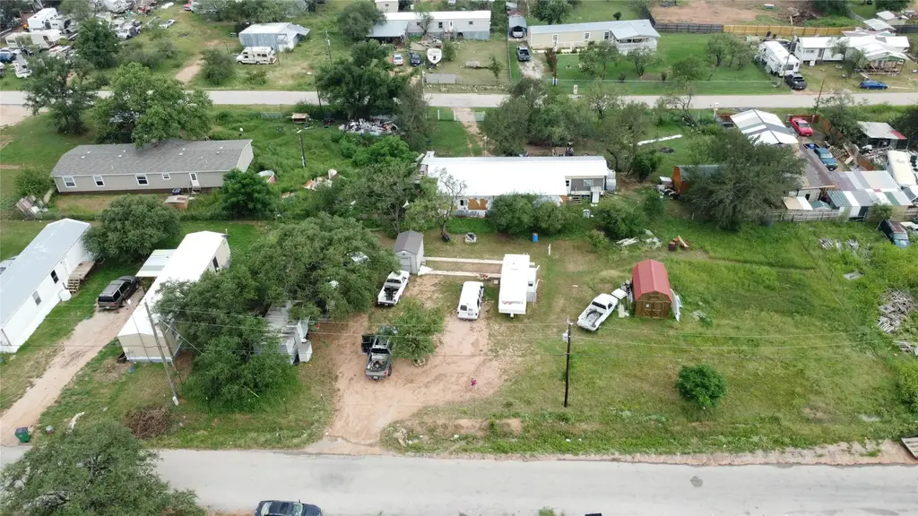 601 Breezy Lane, Kingsland