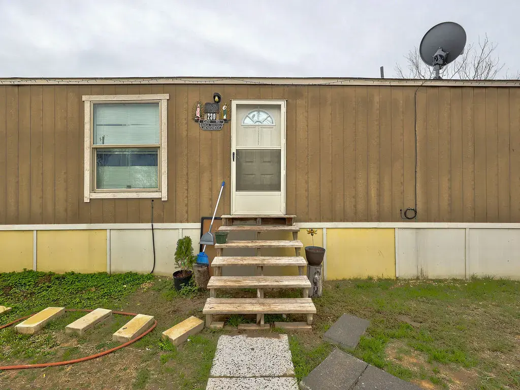 230 Gato Road, Cedar Creek