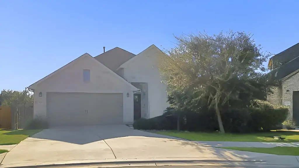 22621 Fountaingrass Lane, Lago Vista