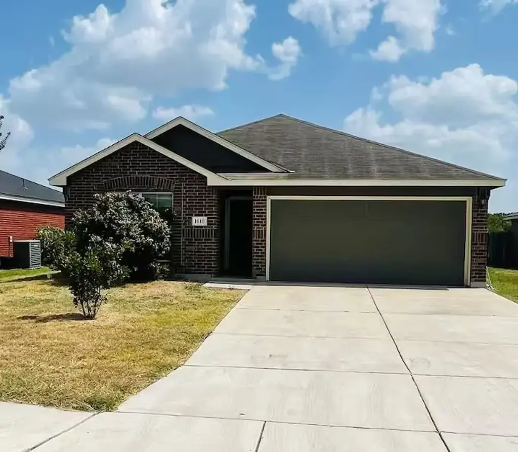1610 Windridge Drive, Lockhart