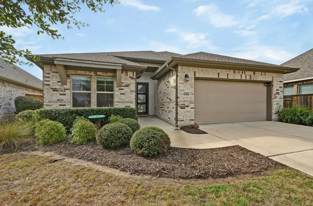 698 Coyote Creek Way, Kyle