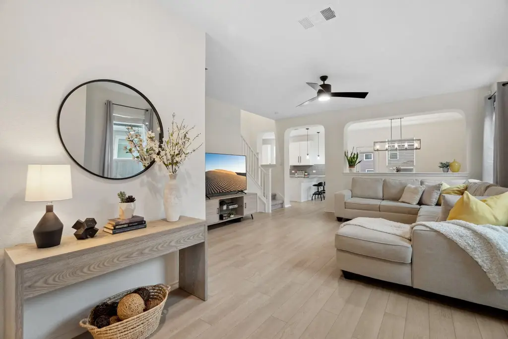 6509 Wagon Spring Street, Del Valle