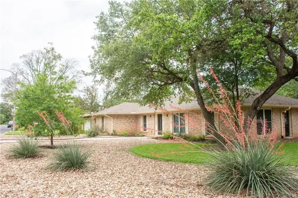 7000 Greenock Street, Austin