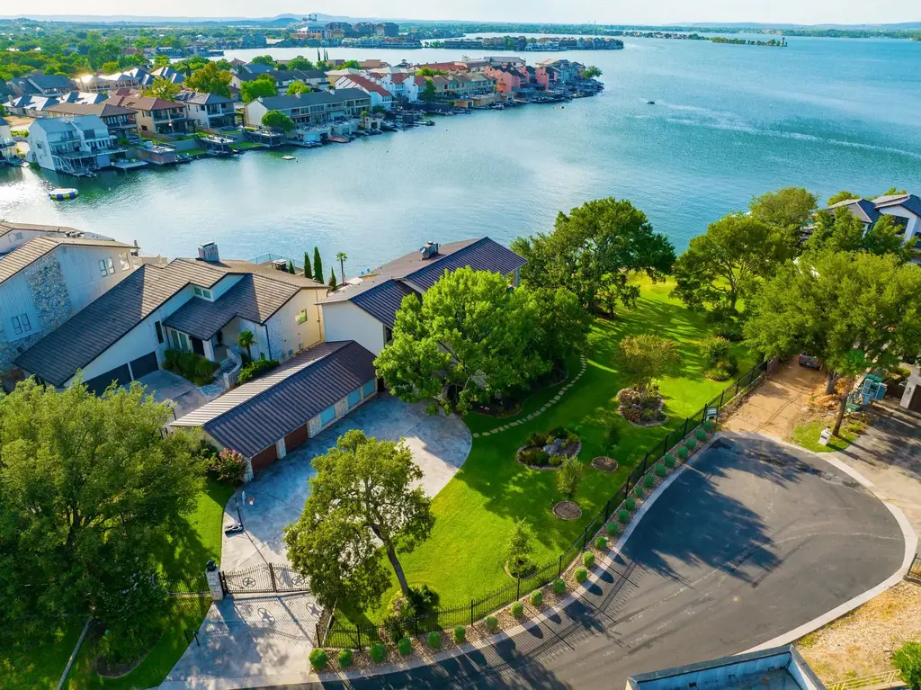 106 Bunny Run Lane, Horseshoe Bay