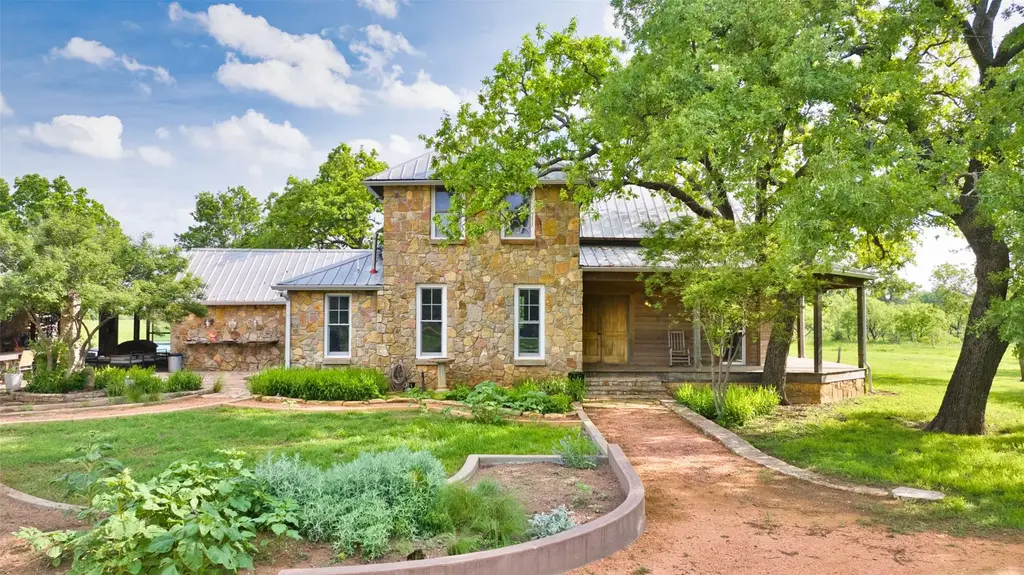 2969 County Road 422, Coleman
