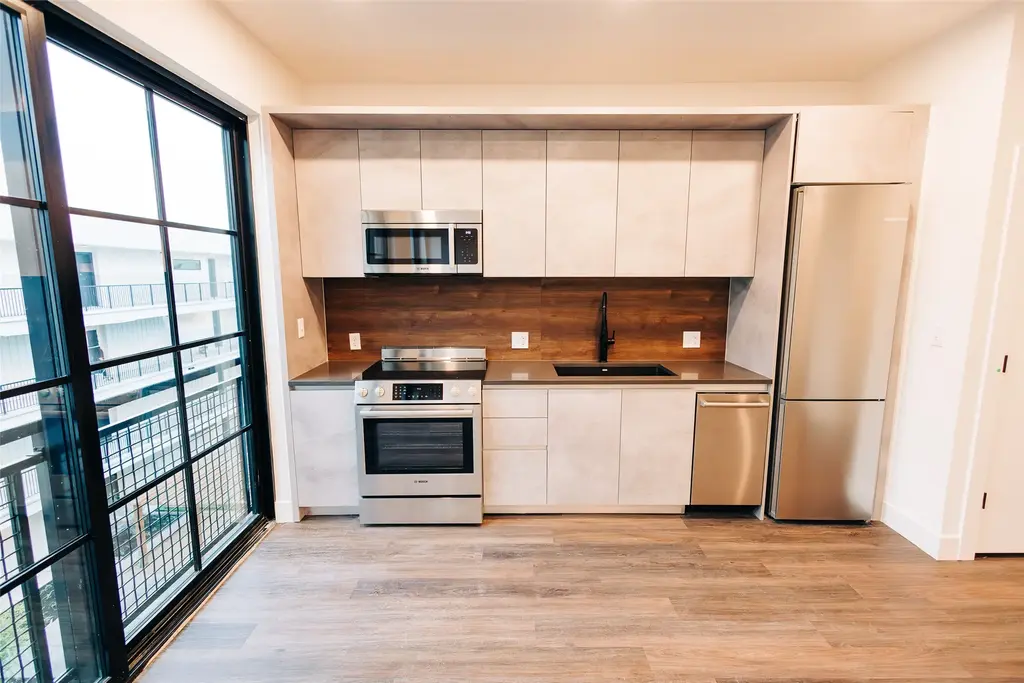 4315 S Congress Avenue 520, Austin