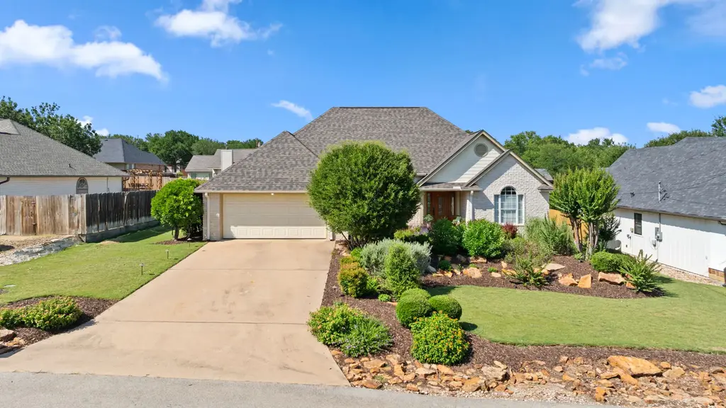 703 Amy Circle, Marble Falls