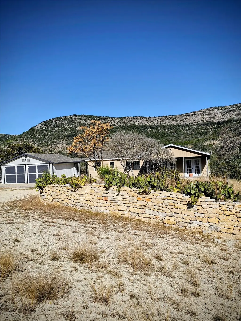 4462 Cr 390, Rocksprings