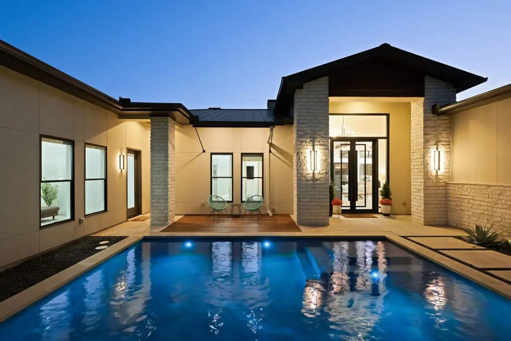 19509 Inverness Drive, Spicewood