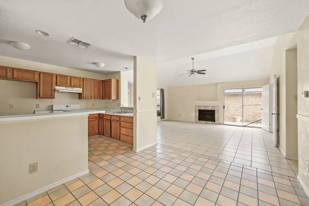 607 Saunders Drive, Round Rock