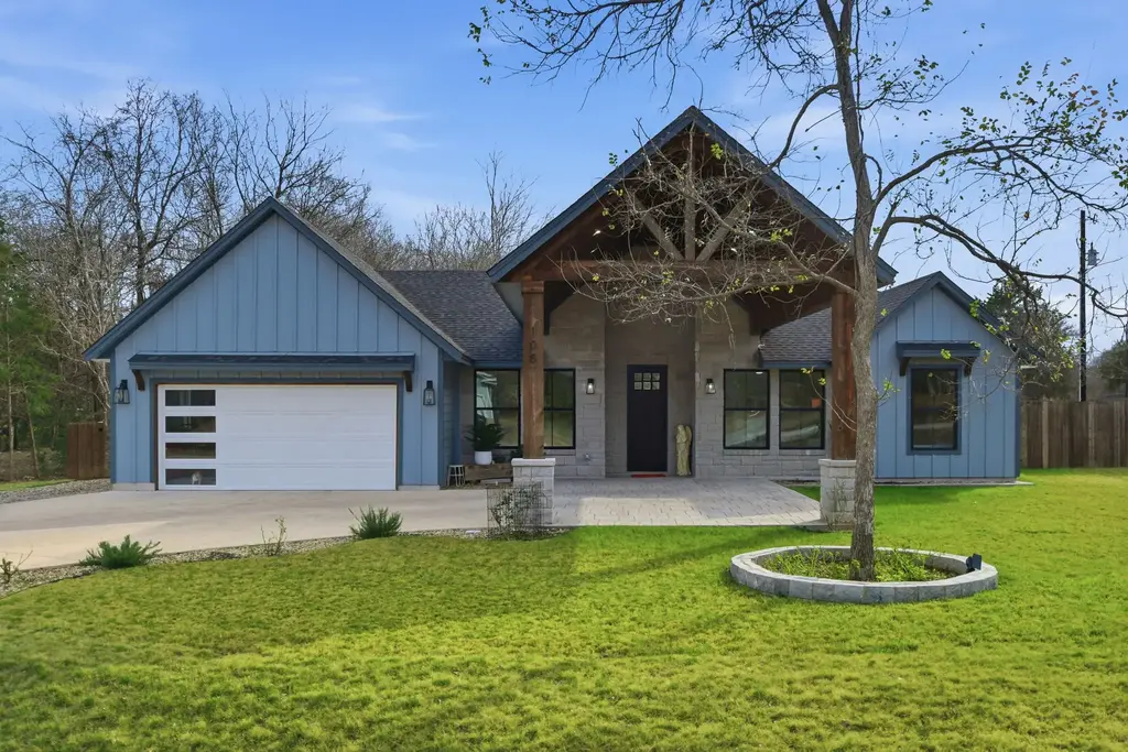 105 Laumaia Lane, Bastrop