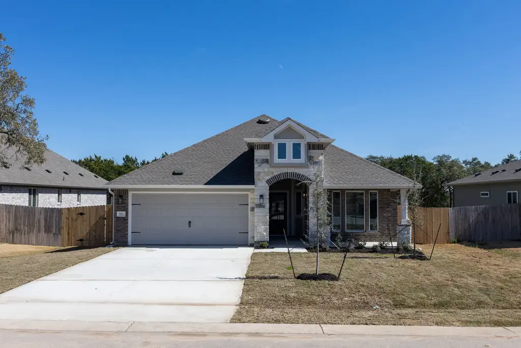 511 Lucky Avenue, Bertram