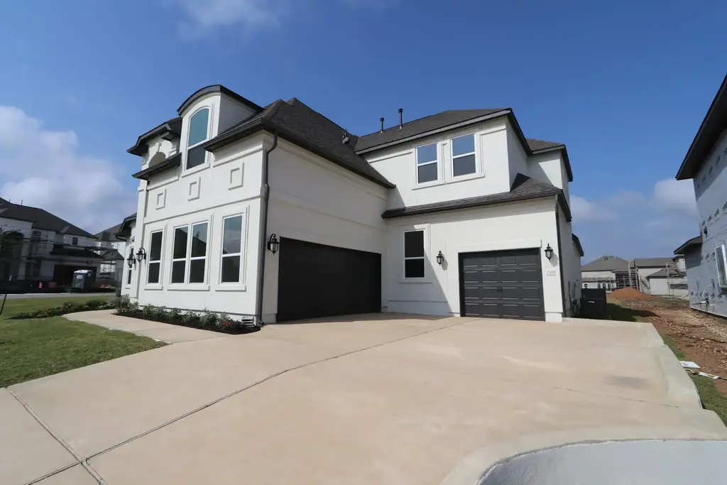2300 Sondrio Bend, Leander