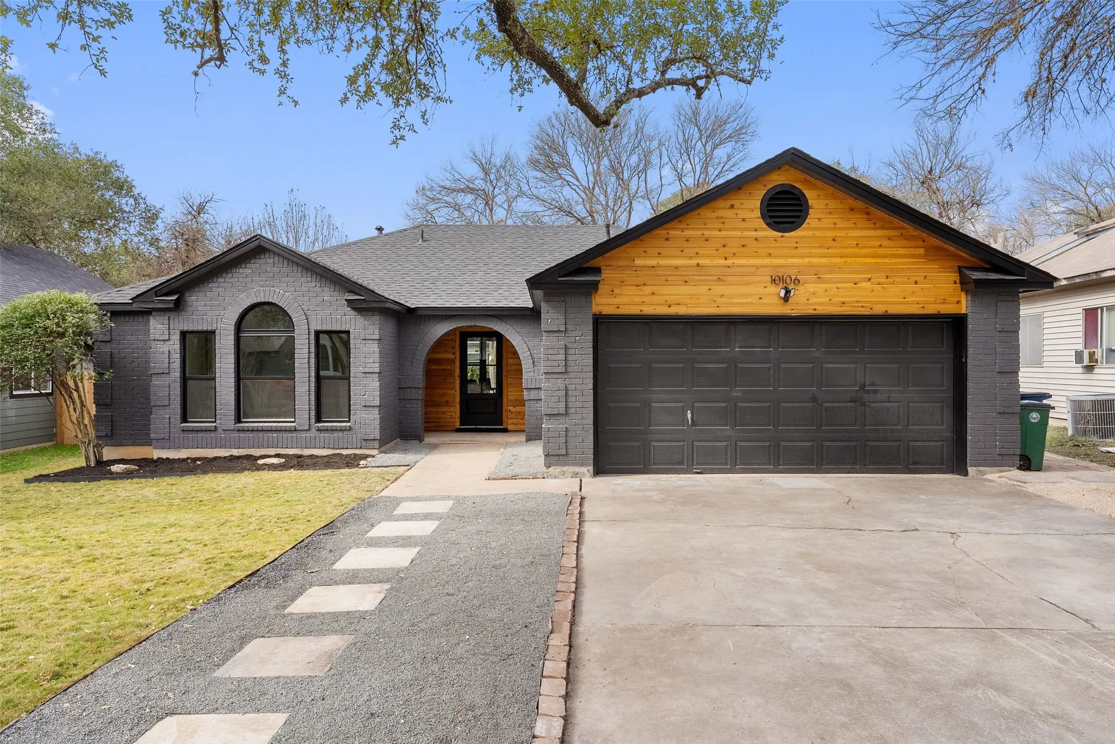 Photo of Listing #5982033