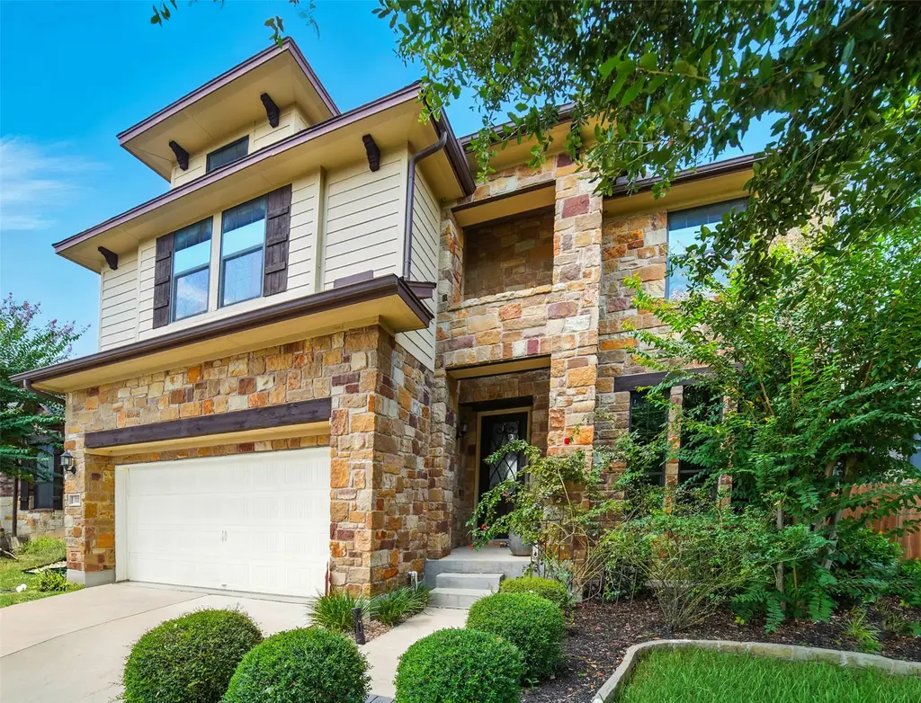 121 E Adelanta Place, Round Rock