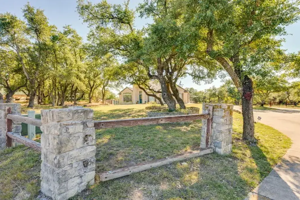 17909 Westward Look, Dripping Springs