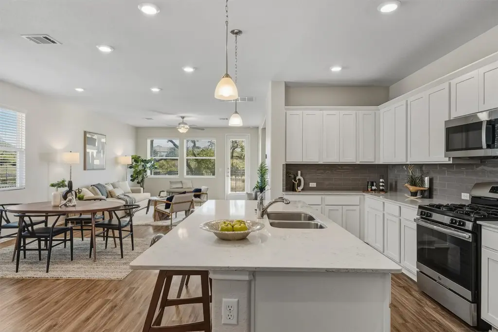 316 Montauk Loop, Georgetown