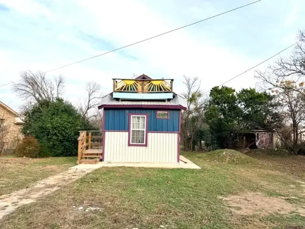 1608 School Street, Goldthwaite