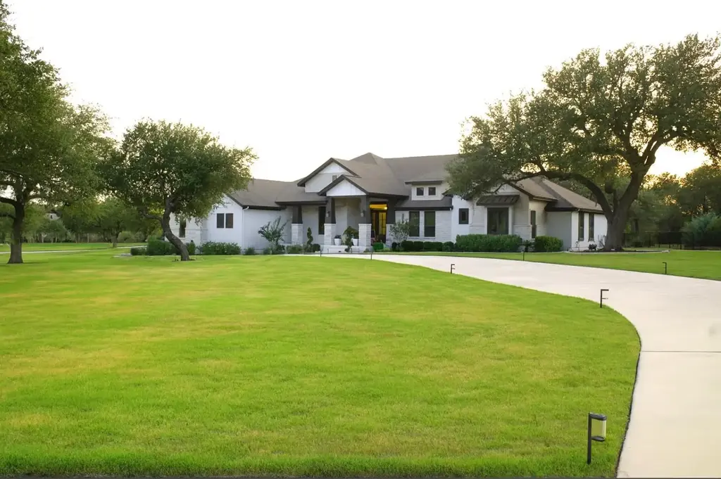 120 Woodland Hills Drive, Georgetown