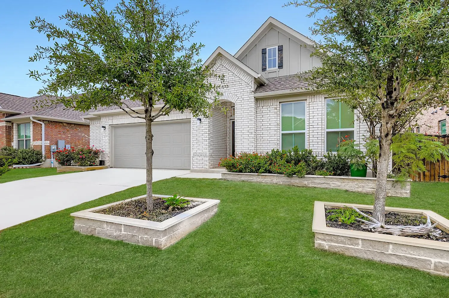 Photo of Listing #1890216