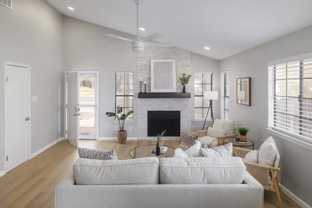 8903 Palace Parkway, Austin
