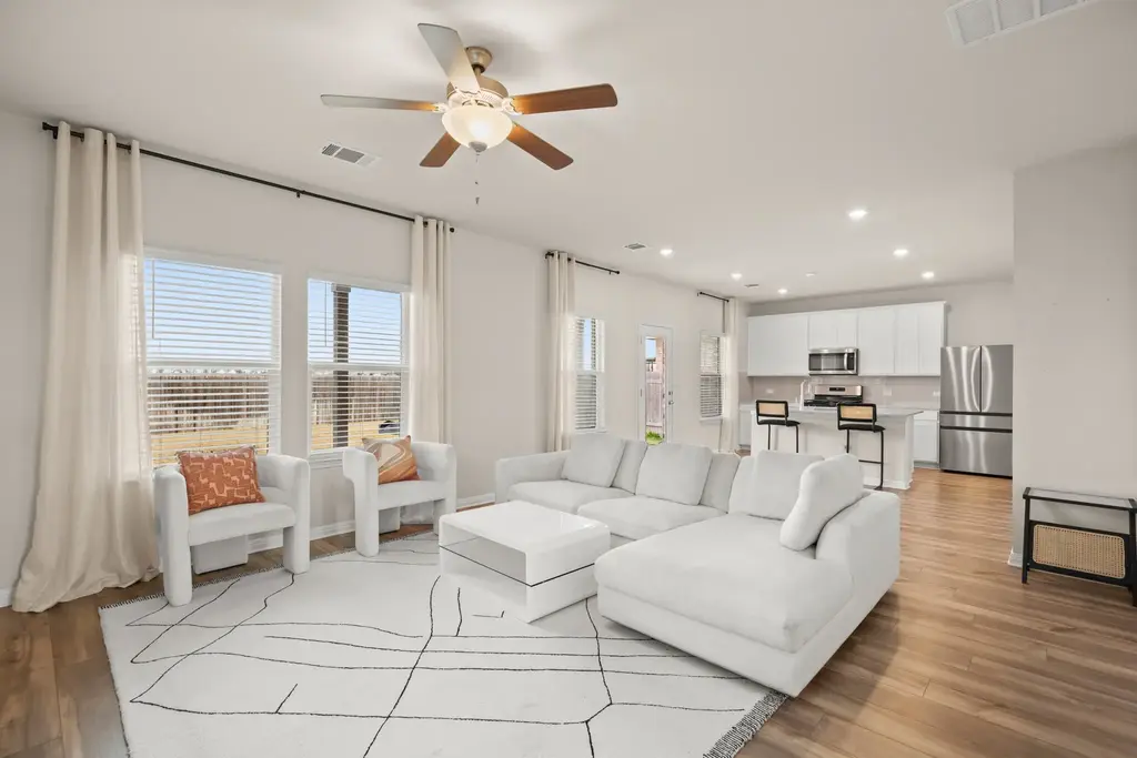 14424 Heartland Drive, Manor
