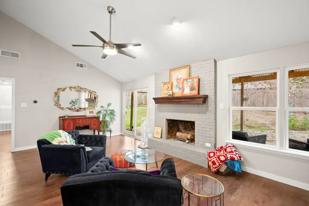 7404 Barcelona Drive, Austin