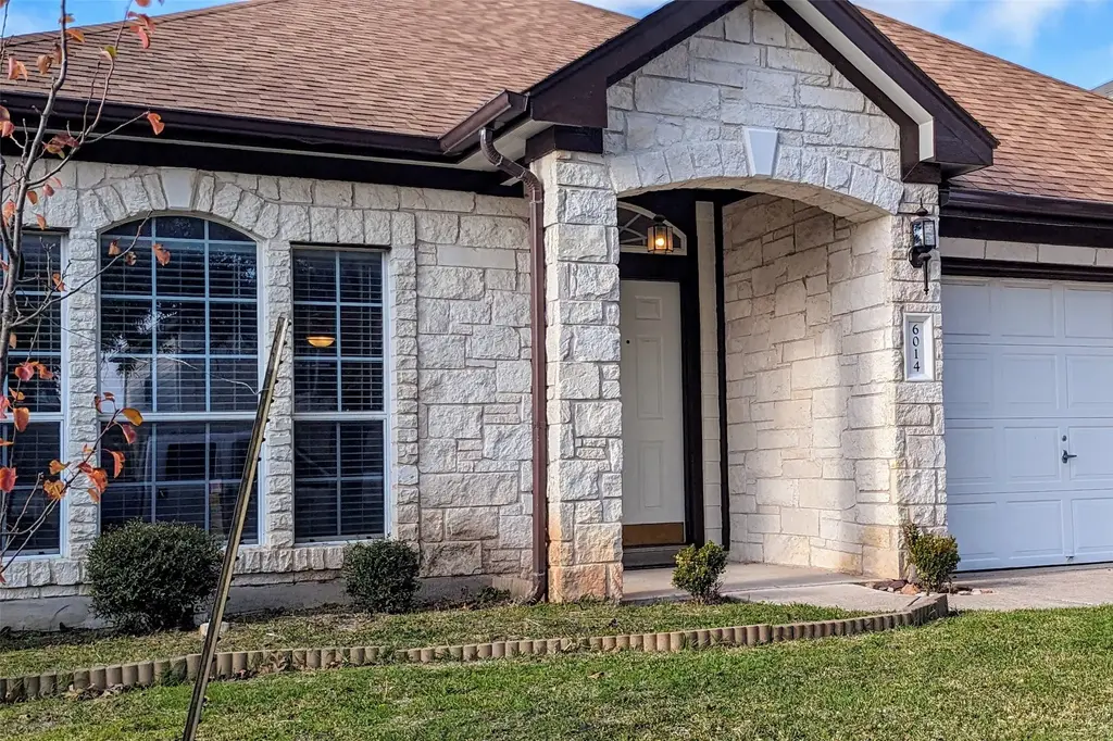 N/A, Round Rock