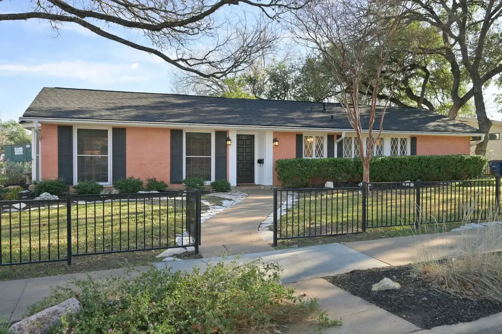 5807 Fairlane Drive, Austin