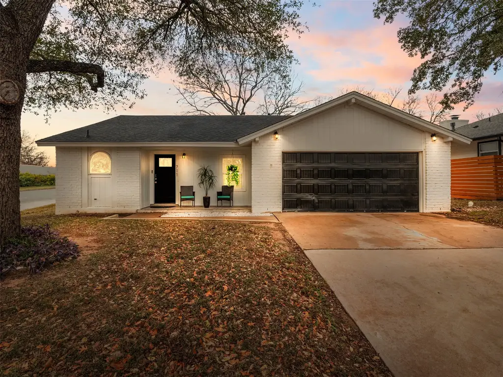 711 Buckingham Place, Austin