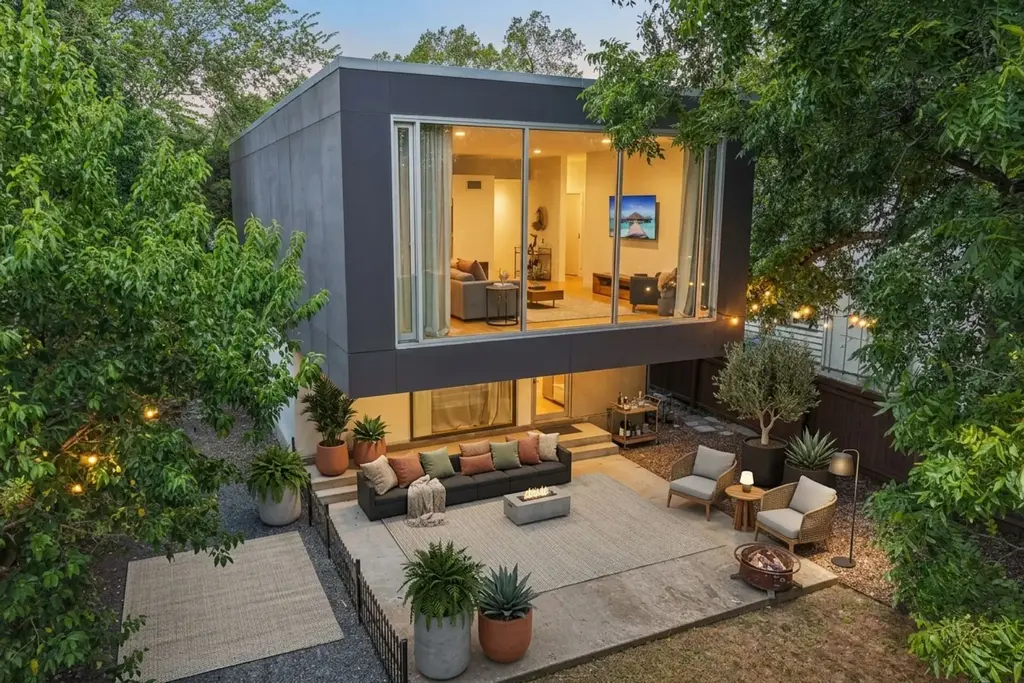 208 Lessin Lane, Austin
