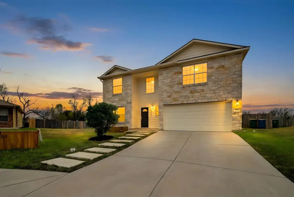 13501 Sierra Wind Lane, Elgin