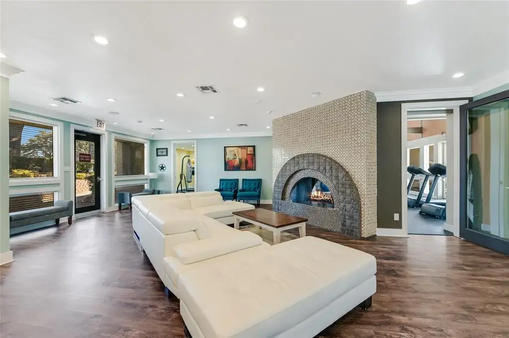 935 La Posada Drive 126, Austin