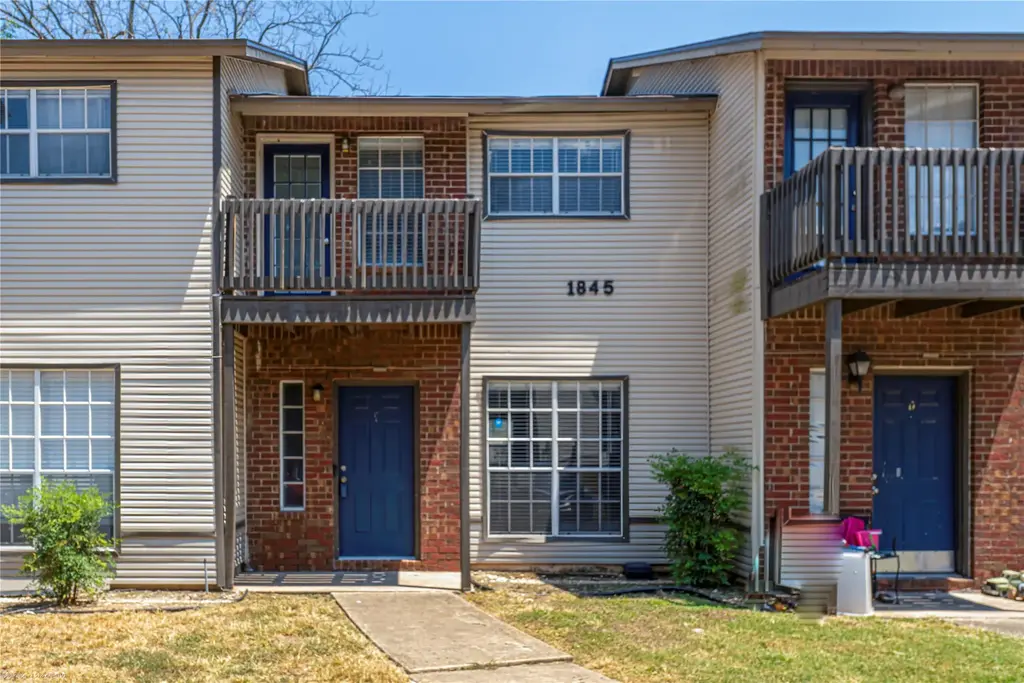 1845 River Crossing Circle C, Austin
