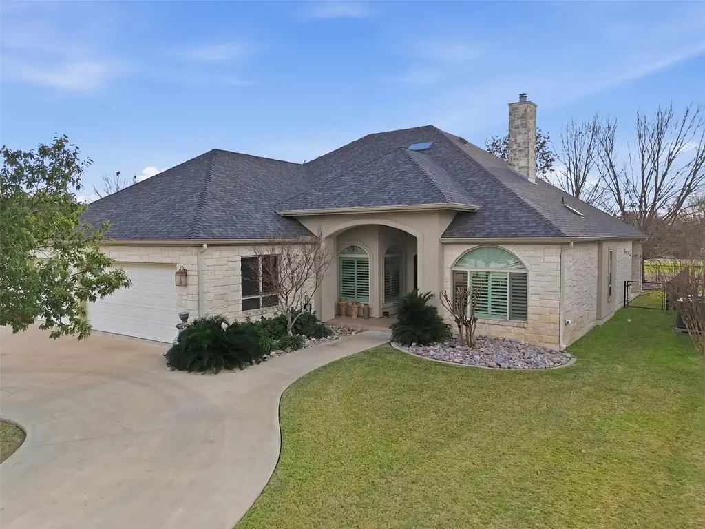425 Saint Andrews Street, Marble Falls