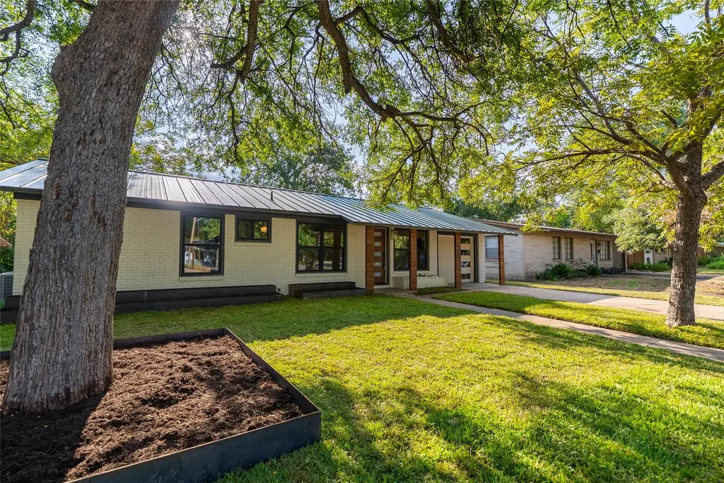 7700 Robalo Road, Austin