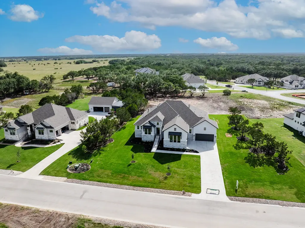 112 Rancho Deluxe, Liberty Hill
