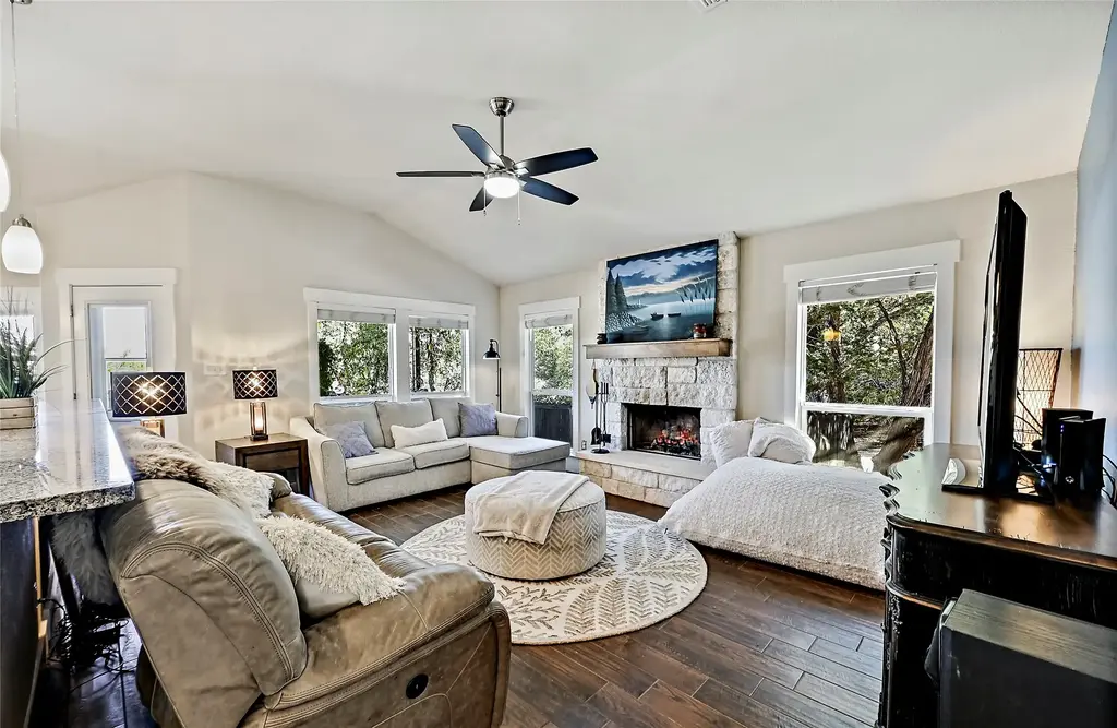 1 Rolling Hills Road, Wimberley