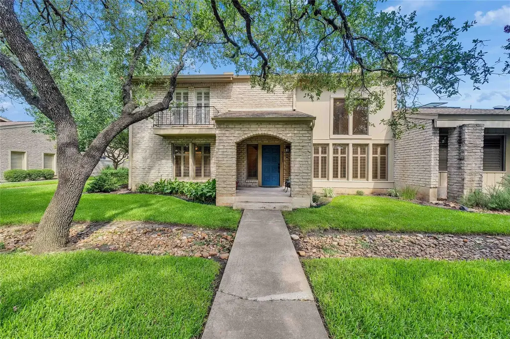 8111 Middle Court, Austin
