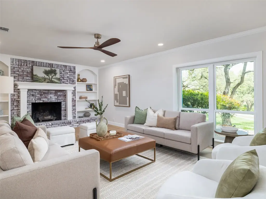701 Oakwood Lane, Dripping Springs