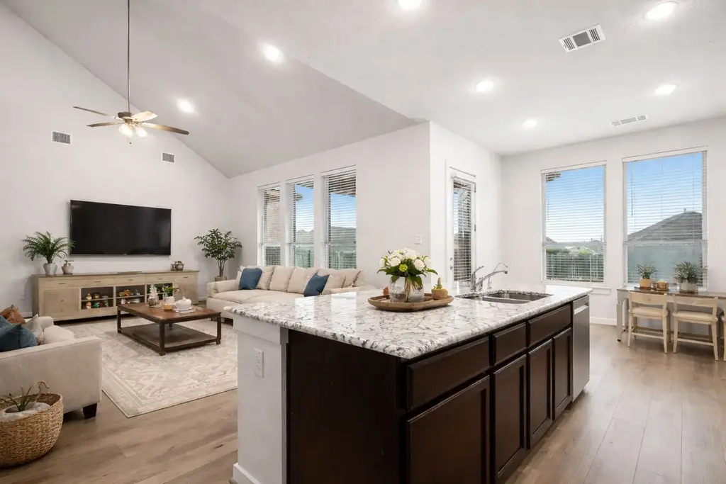 841 Spinnaker Loop, Kyle