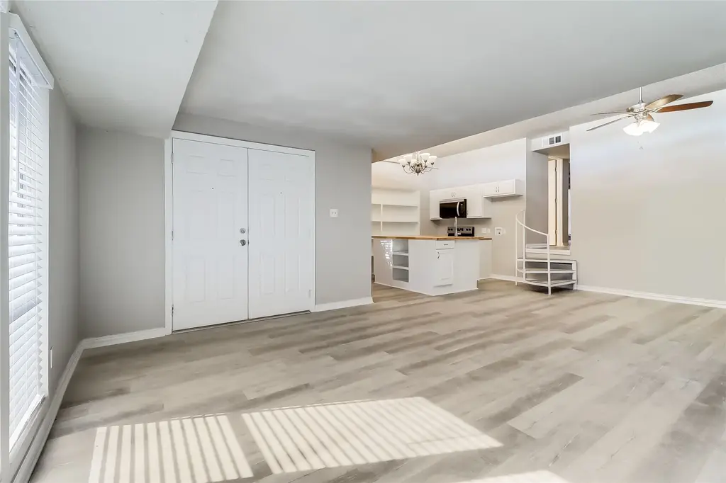 5918 Lago Vista Way D33, Leander