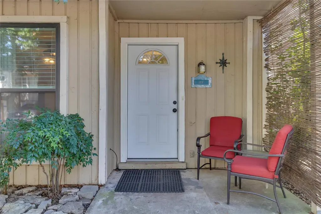 27 Marina Circle, Wimberley
