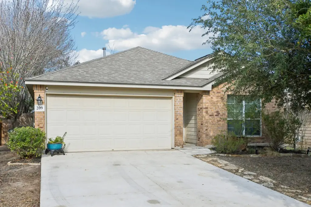 209 Wisteria Way, San Marcos