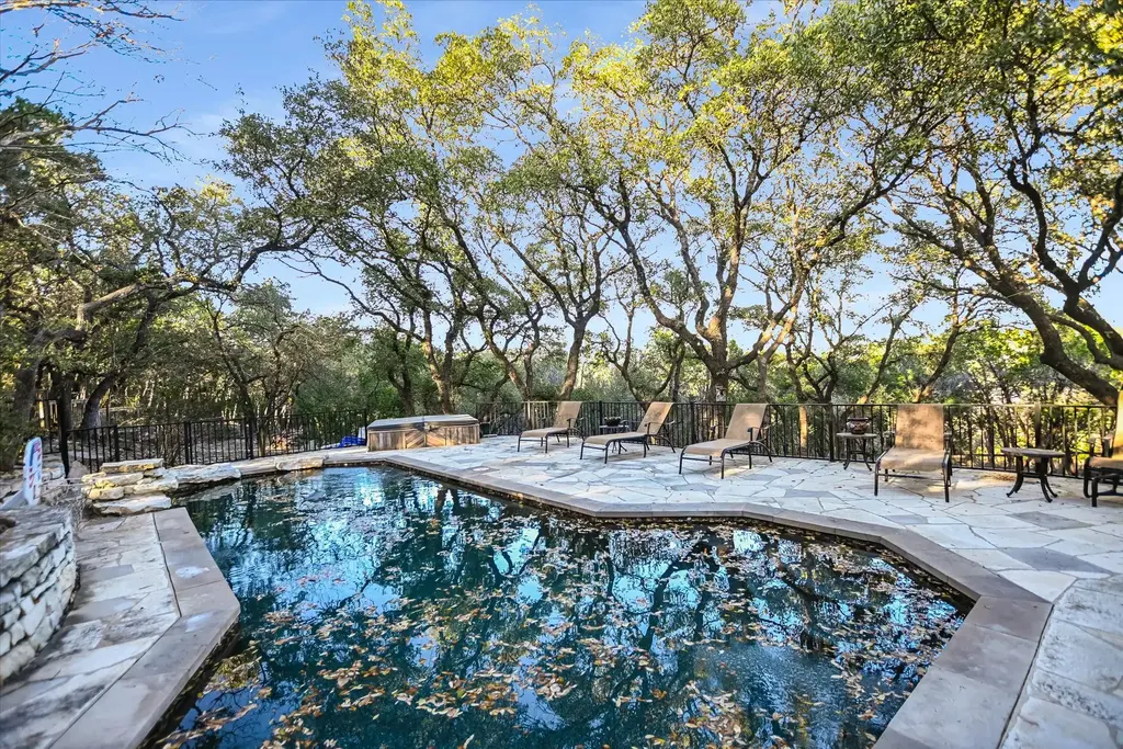 9106 Glenlake Drive, Austin