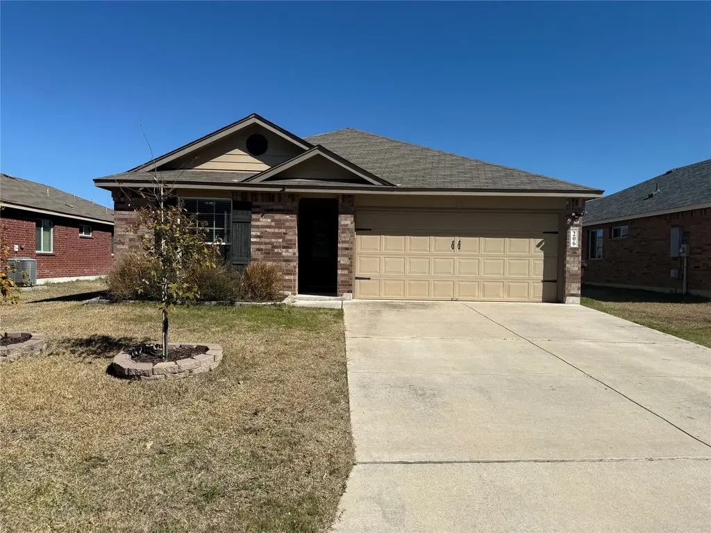 206 Windridge Drive N, Lockhart