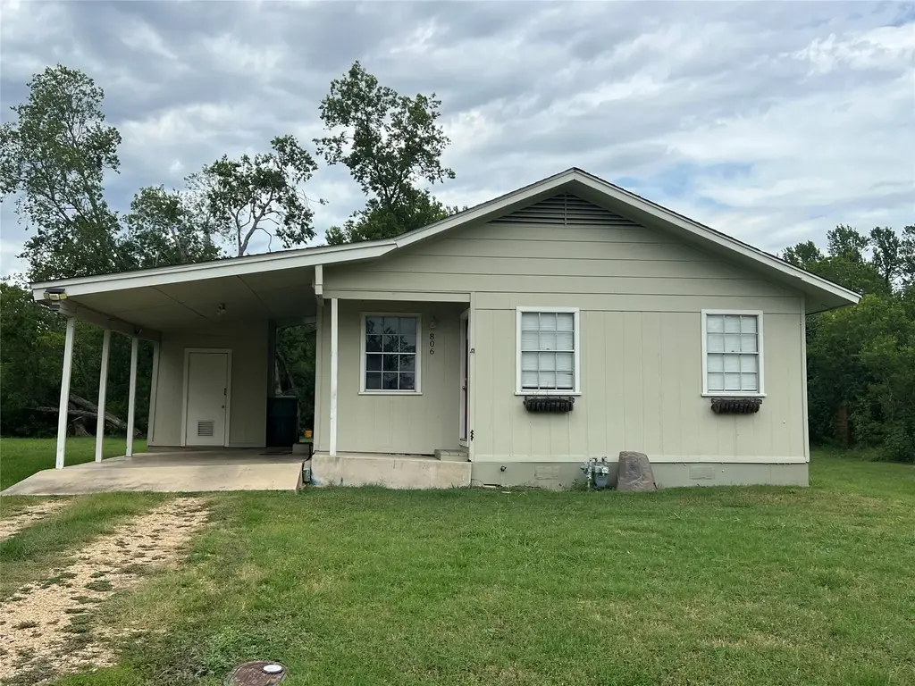 806 W 8th Street, Taylor